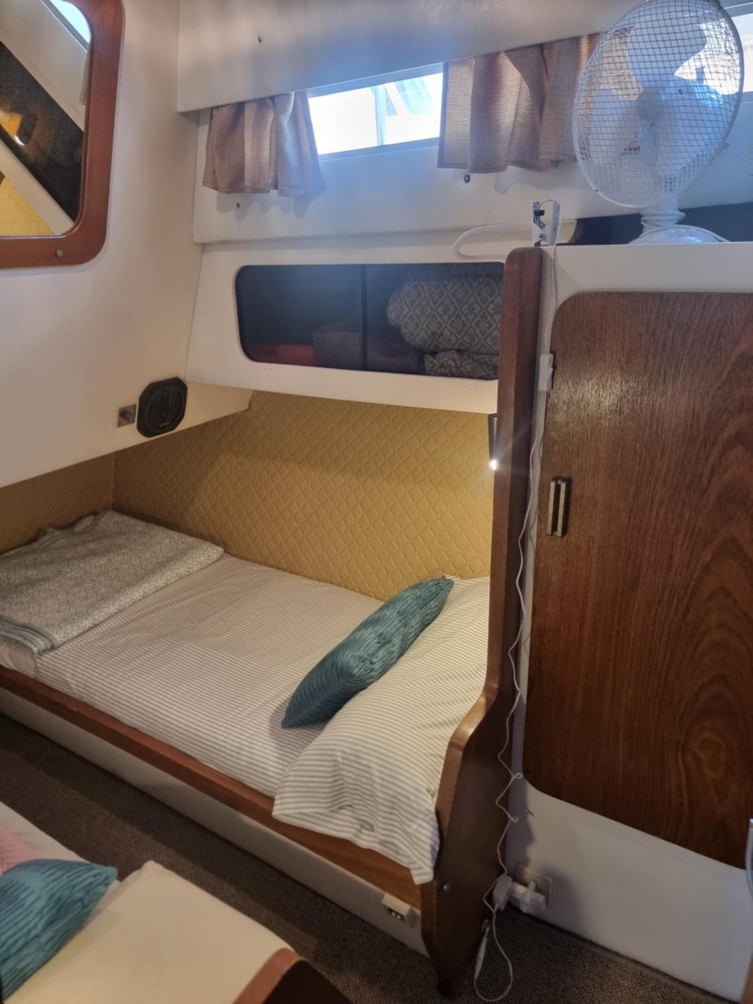 Готель Beautiful And Comfy Boat In Barcelona With Boat Tour Option Екстер'єр фото