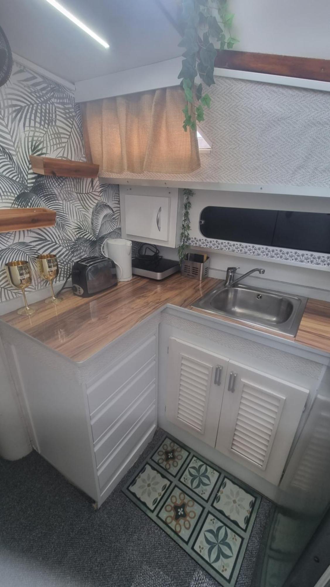Готель Beautiful And Comfy Boat In Barcelona With Boat Tour Option Екстер'єр фото